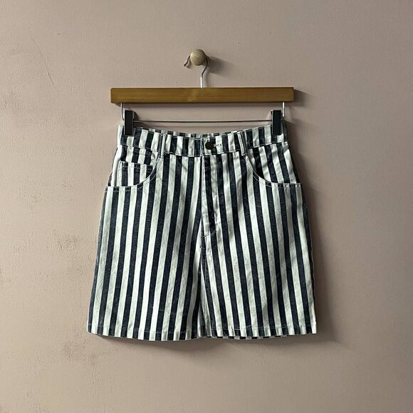 Vintage Guess Black & White Washed Striped Denim Mini Skirt Size S EUC - Picture 1 of 12